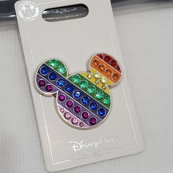 Disney Bundle Pride Rainbow Pin & Mask - Picture 3 of 9